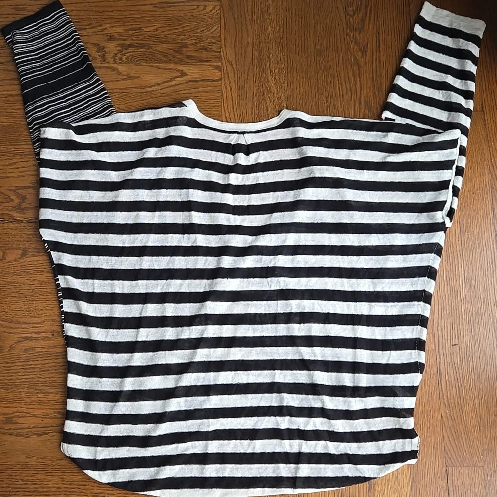 Margaret O'Leary Striped Black and Off-White Linen-blend Women's Top, Large